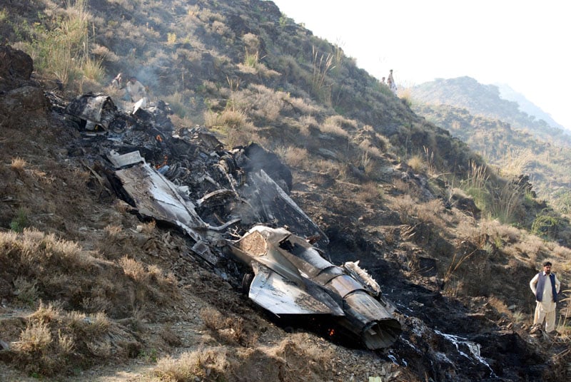 pakistan_jf_17_crashed